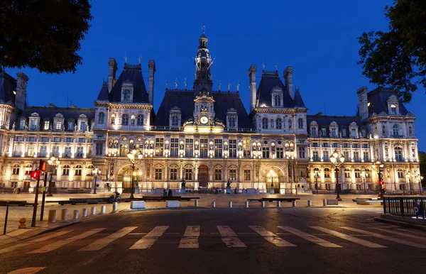 Das Pariser Rathaus Nachts Erleuchteten Die Lichter Des Pariser Rathauses — Stockfoto