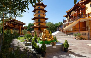 Evry, Fransa-21 Temmuz 2020: Khanh Anh Avrupa 'nın en büyük Budist Pagoda' sıdır. Evry 'de, Paris' in 30 km güneyinde.