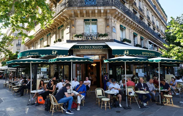 París Francia Julio 2020 Famoso Café Les Deux Magots Situado —  Fotos de Stock