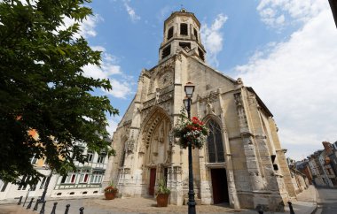 St. Leonard Kilisesi, Fransa 'nın Normandiya Bölgesi' nde yer alan bir Katolik kilisesidir..