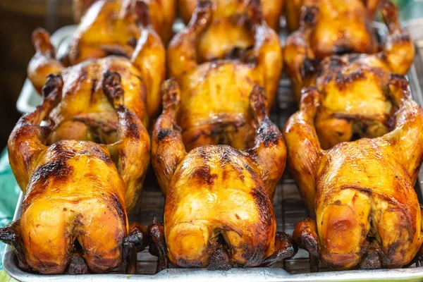 Die Gruppe Gegrilltes Hühnchen Auf Dem Markt Streetfood — Stockfoto