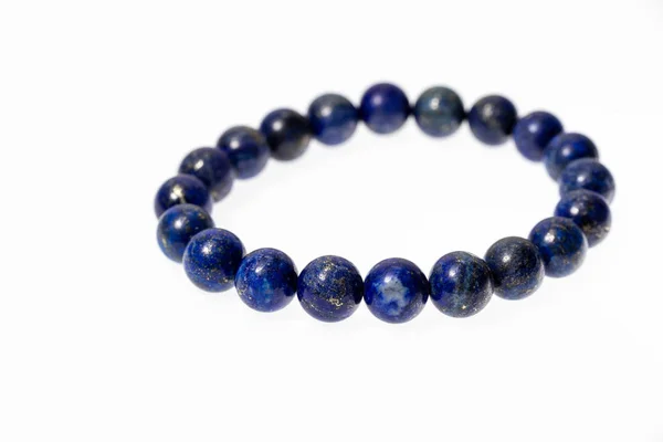 Den Lapis Lazuli Stone Armbånd Hvid Baggrund - Stock-foto