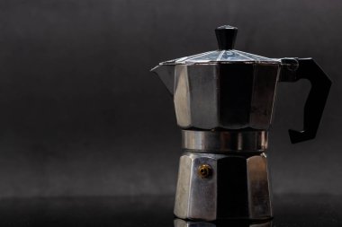 Kahve ekipmanları Moka Pot ve kahve çekirdeği