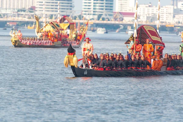 Ensayar una procesión de barcazas reales — Foto de Stock