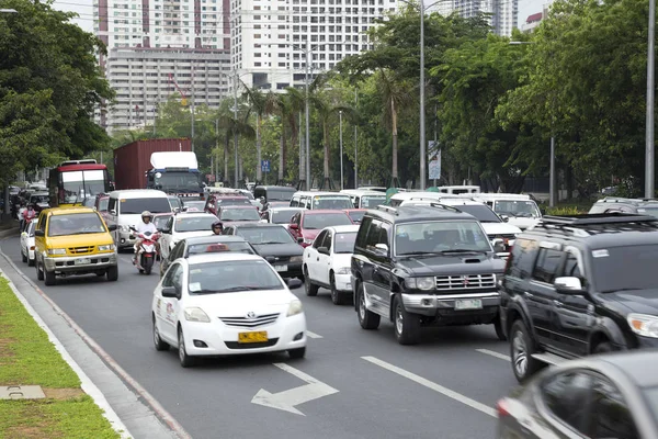 Verkeer Roxas Avenue Tijdens Het Spitsuur — Stockfoto
