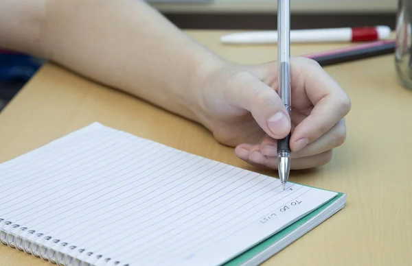 Een Hand Nemen Schrijven Van Notities Close — Stockfoto