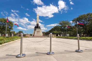 Manila, Filipinler - 3 Ocak 2017: Luneta parkında ulusal kahraman Jose Rizal anısına anıt