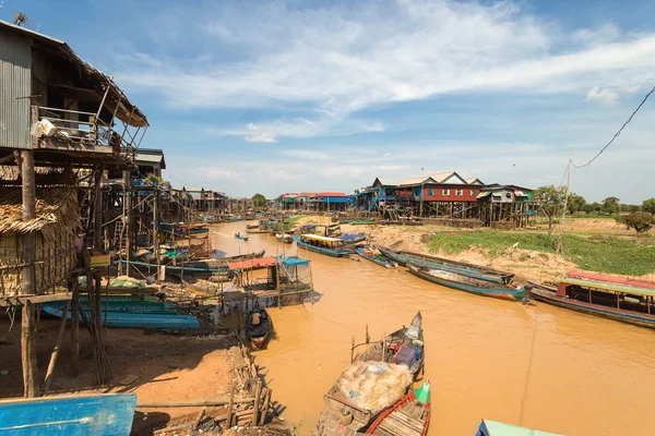 Siem Reap Καμπότζη Ιανουαρίου 2017 Τουριστικά Σκάφη Στον Ποταμό Προς — Φωτογραφία Αρχείου