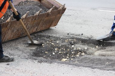 Kısmi yol onarım ile eski kapağının çukurları ve yama site kaldırma.