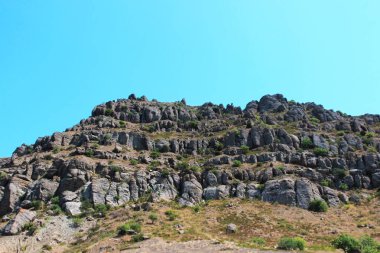 dağlar kısmen ormanıyla kaplı. yaz, Kırım Cumhuriyeti