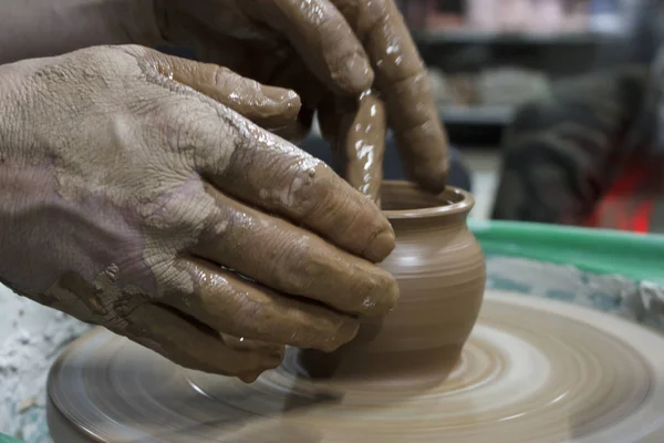 Male Hands Student Pottery Training Courses Reportage Photography Making Pot — ストック写真