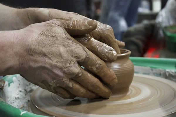 Male Hands Student Pottery Training Courses Reportage Photography Making Pot — ストック写真