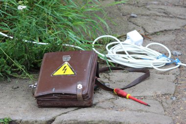 elektrikçi şeyler klasör, uzantı ve gösterge tornavida yere vardır. röportaj Fotoğrafçılık, Rusya Federasyonu