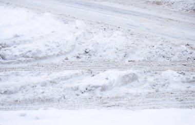 Kar üstüne kar sorunu - Şehir yolunda kar, yulaf lapası.