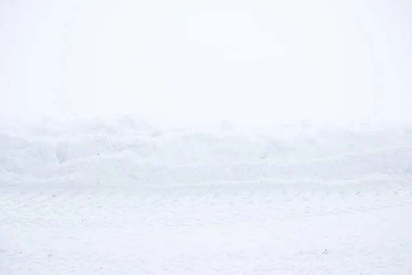 Winterlandschaft Mit Schneefall Und Schneeverwehungen Schneeräumung Gatchina Park — Stockfoto