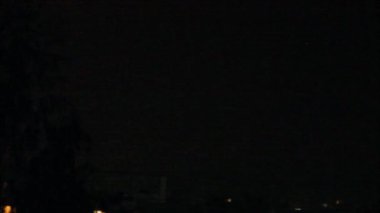 17 Eylül 2020 'de Rusya' nın Gatchina kentinde şiddetli gök gürültülü ve şimşek fırtınası.