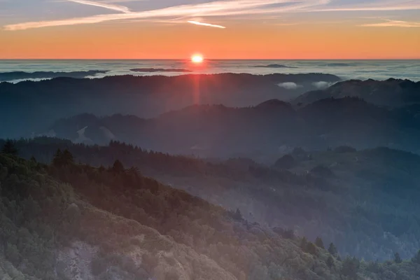 Mount Tamalpais Doğu en yüksek gün batımı manzaraları. Marin County, Kaliforniya, ABD.