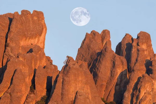 Full Moon High Peaks Pinnacles National Park California Usa — Stock Photo, Image
