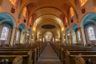 San Francisco, California - 10 Mart 2018: Mission San Francisco de Asis Kilisesi Basilica iç.