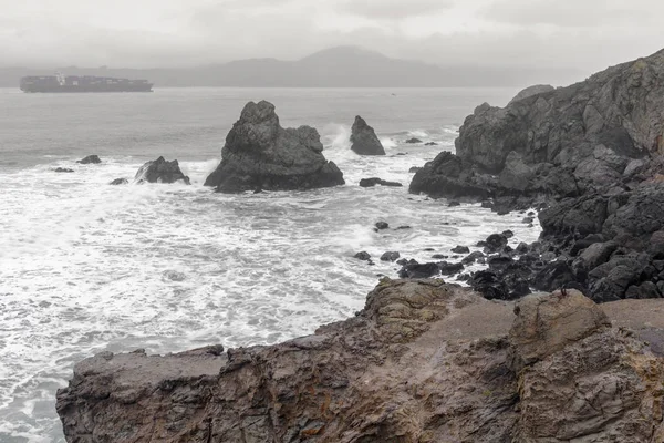 Kıyı Görünümlerinden Land End Golden Gate Boğazı Doğru Bir Kış — Stok fotoğraf