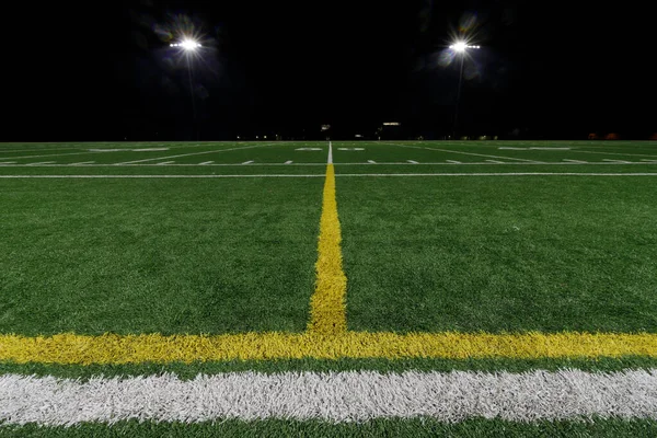 American Football Stadium Nachts Lage Hoek Uitzicht Een Leeg Voetbalveld — Stockfoto