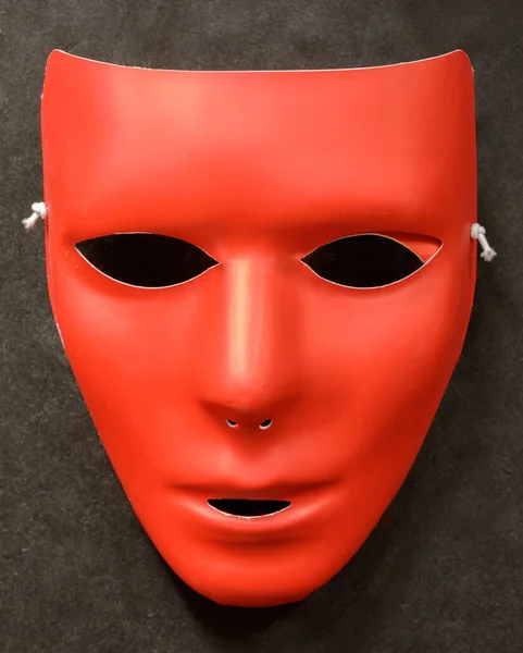 Maschera Viso Donna Rossa Isolata Sfondo Nero — Foto Stock