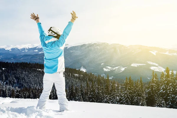 Mulher Esquiador Terno Branco Azul Topo Montanha Neve — Fotografia de Stock