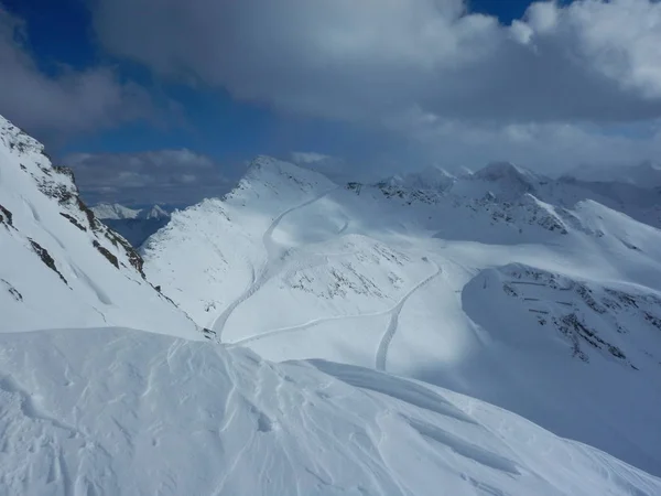 Egy Gyönyörű Skitouring Téli Alpokban Ausztriában — Stock Fotó