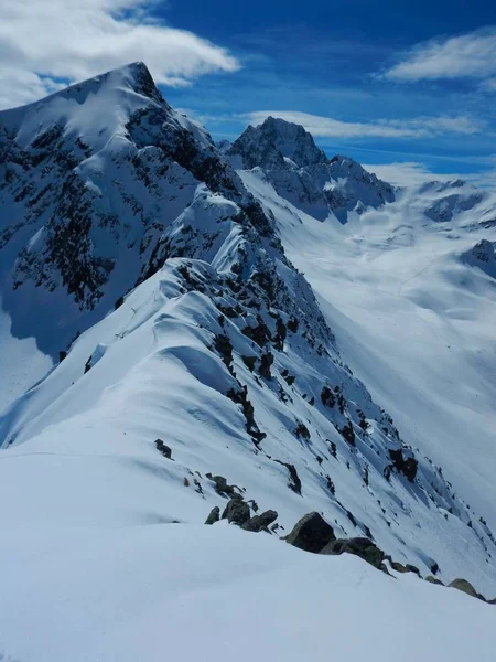 Красивое Катание Лыжах Зимних Альпах Австрии — стоковое фото
