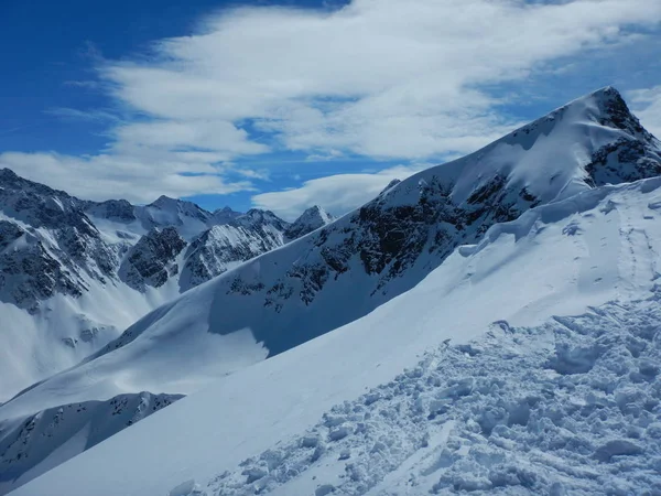 オーストリアの冬のアルプスの美しい Skitouring — ストック写真