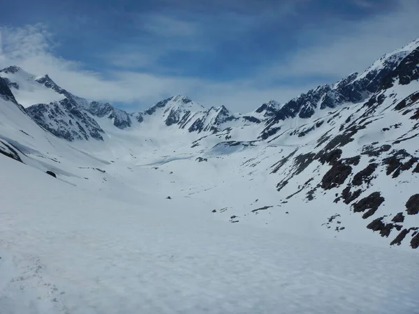 Όμορφη Νωρίς Την Άνοιξη Skitouring Στις Otztal Άλπεις Στην Αυστρία — Φωτογραφία Αρχείου