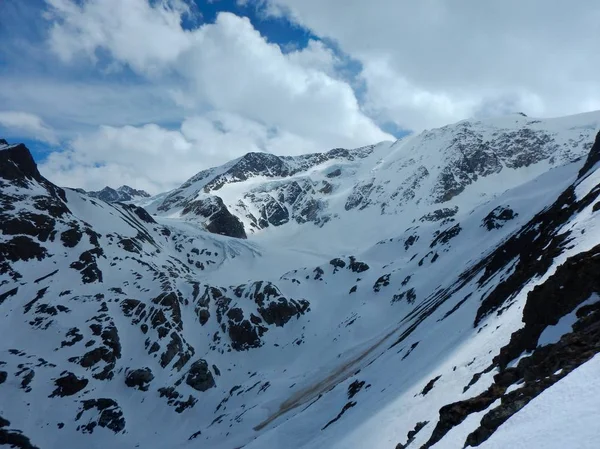 Όμορφη Νωρίς Την Άνοιξη Skitouring Στις Otztal Άλπεις Στην Αυστρία — Φωτογραφία Αρχείου