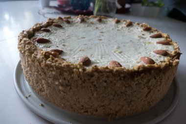 taze pişmiş ev yapımı ıspanak peynir pastası