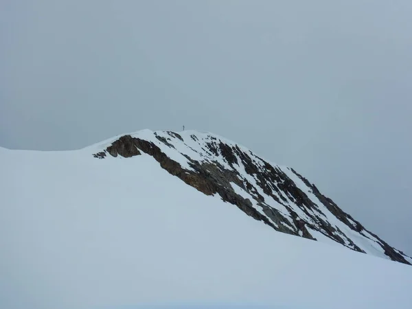 美丽寂静的雪春天自然在奥地利的 Otztaler 阿尔卑斯 — 图库照片