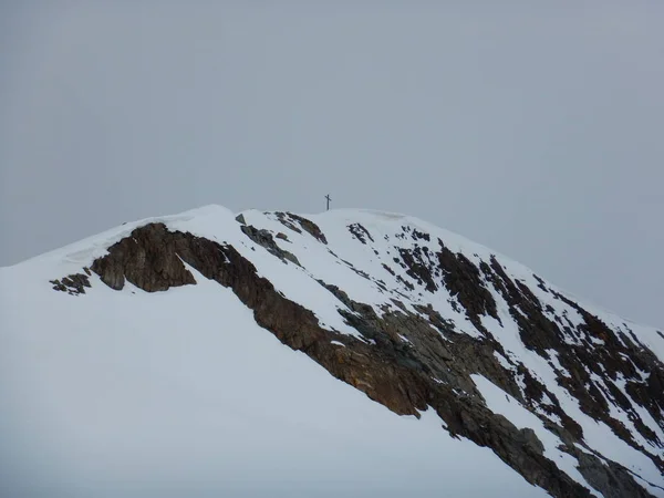 美丽寂静的雪春天自然在奥地利的 Otztaler 阿尔卑斯 — 图库照片