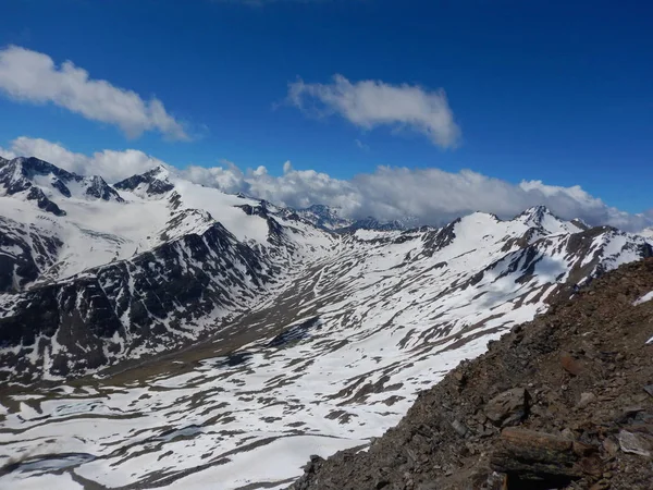 Hermosa Naturaleza Primavera Tranquila Todavía Nevada Otztaler Alpes Austria —  Fotos de Stock