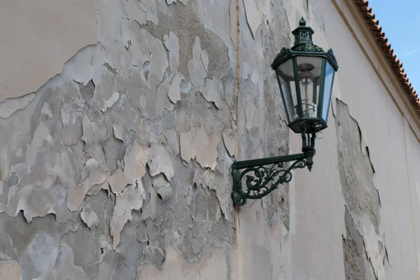 Vieux Lampadaire Traditionnel Métal Sculpté Sur Mur — Photo