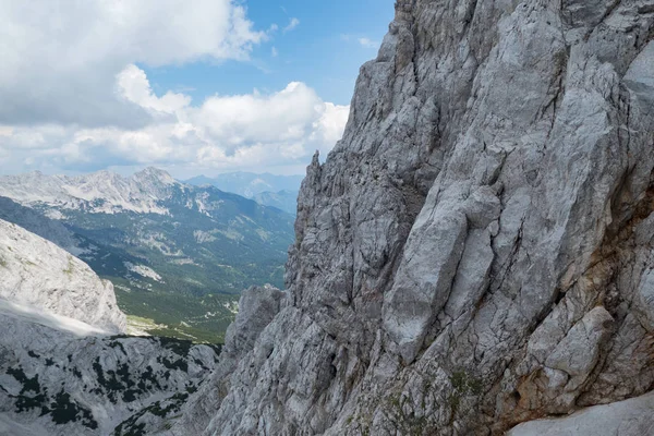 Avusturya Alpleri'nde totes gebirge dağlarda yaz