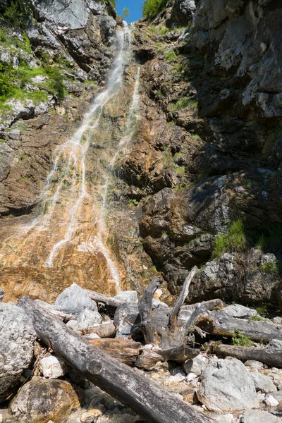 Красивый Водопад Клинсерфолл Сумме Gebirge Австрийских Альпах — стоковое фото