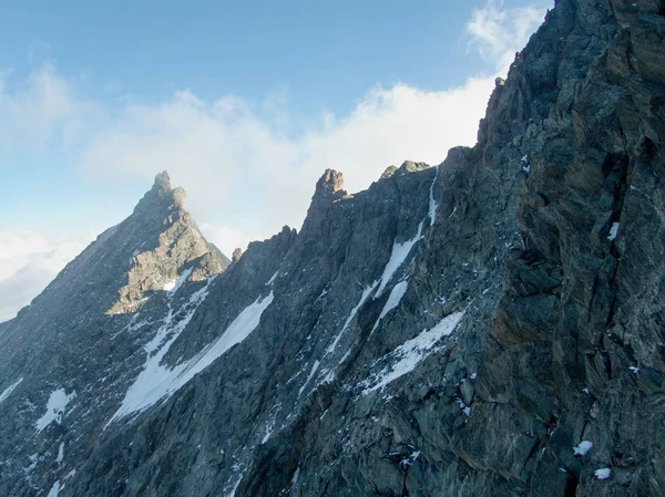 在奥地利 Hohe Tauern 的大格洛克纳山远足和登山 — 图库照片