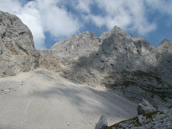 güzel yürüyüş ve Avusturya'da wilder kaiser içinde tırmanma