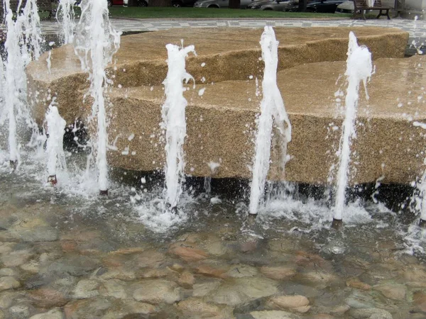 街の噴水の水の詳細 — ストック写真