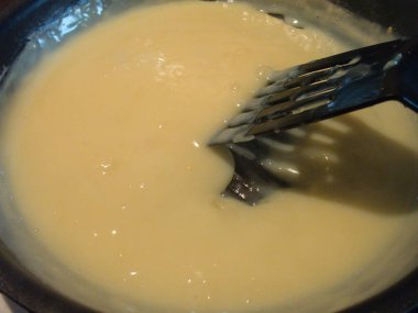 bir tatlı vanilyalı pudingin mutfak pişirme