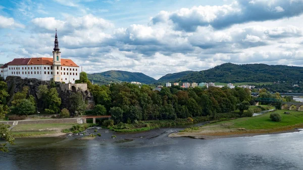Vacker Utsikt Över Decin Staden Chzech Republiken Från Pastyrska Stena — Stockfoto