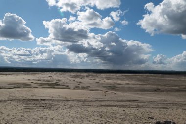 Woods tarafından çevrili Güney Polonya Pustynia Bledowska Kum Çölü