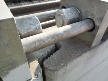 büyük concreteblock bağlayan bir çelik vida detay