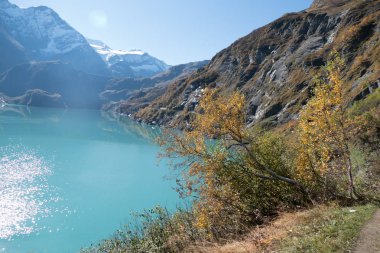grosses Wiesbachhorn glocknergruppe hohe tauern Avusturya mooserboden Barajı ve heinrich schweiger haus hutte çevresinde sonbahar zam Kaprun üzerinden