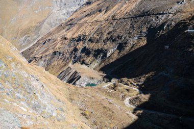 grosses Wiesbachhorn glocknergruppe hohe tauern Avusturya mooserboden Barajı ve heinrich schweiger haus hutte çevresinde sonbahar zam Kaprun üzerinden