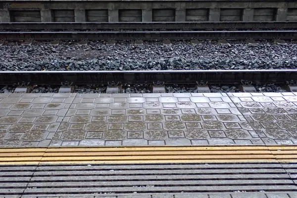 Tren Yolu Platformu Witg Gri Kaldırım Detay — Stok fotoğraf