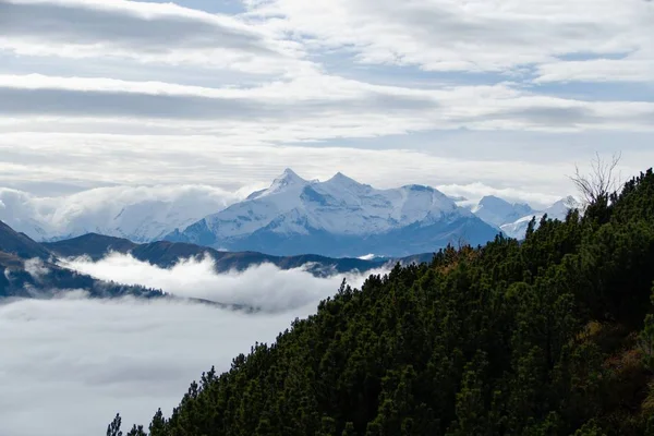 Mooie Herfst Wandelen Berchtesgadener Alpen Met Mist Valey Het Verbluffende — Stockfoto